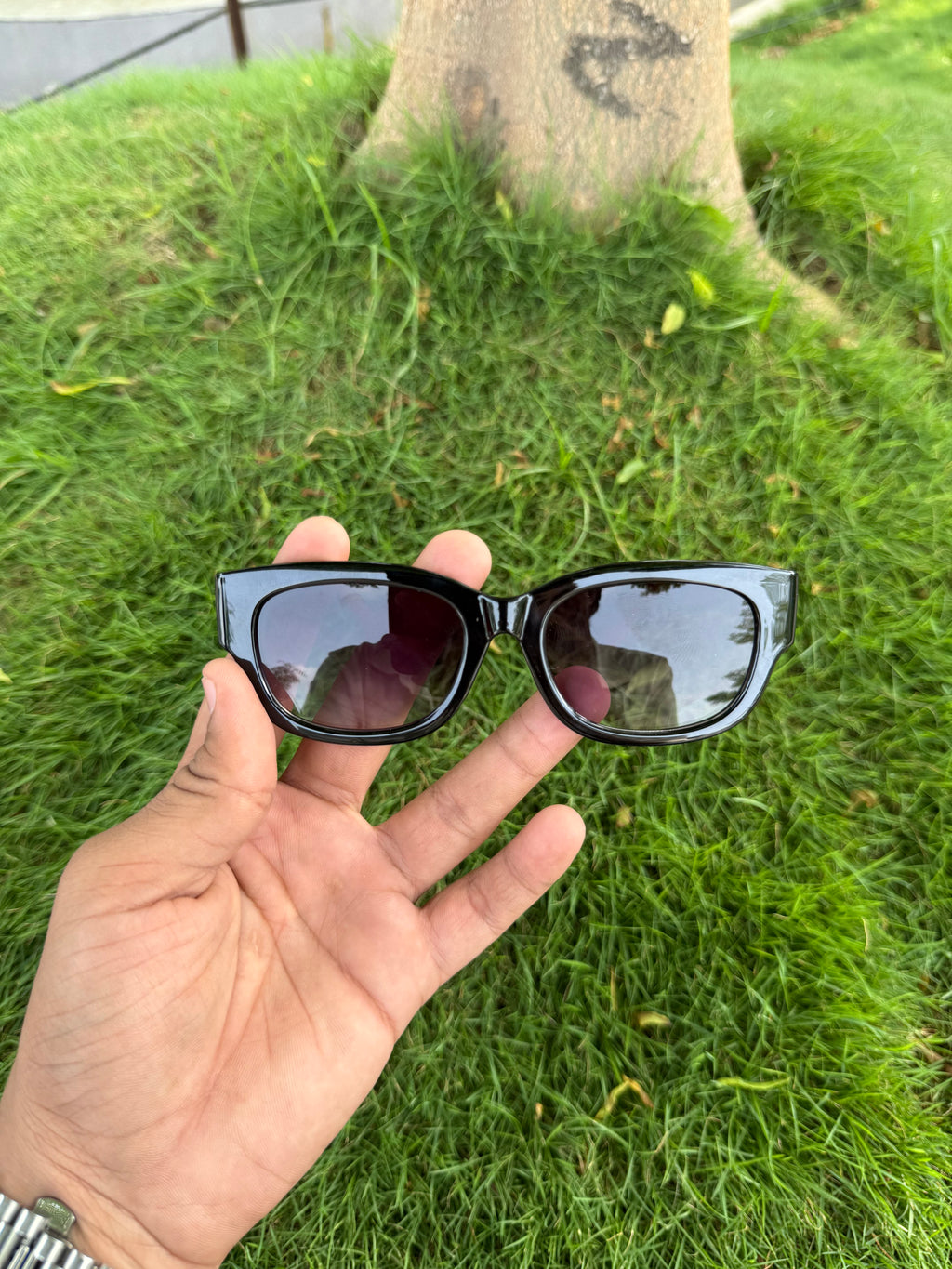 Gucci Black Rectangular Sunglasses with Gold G Logo & Green-Red Accents