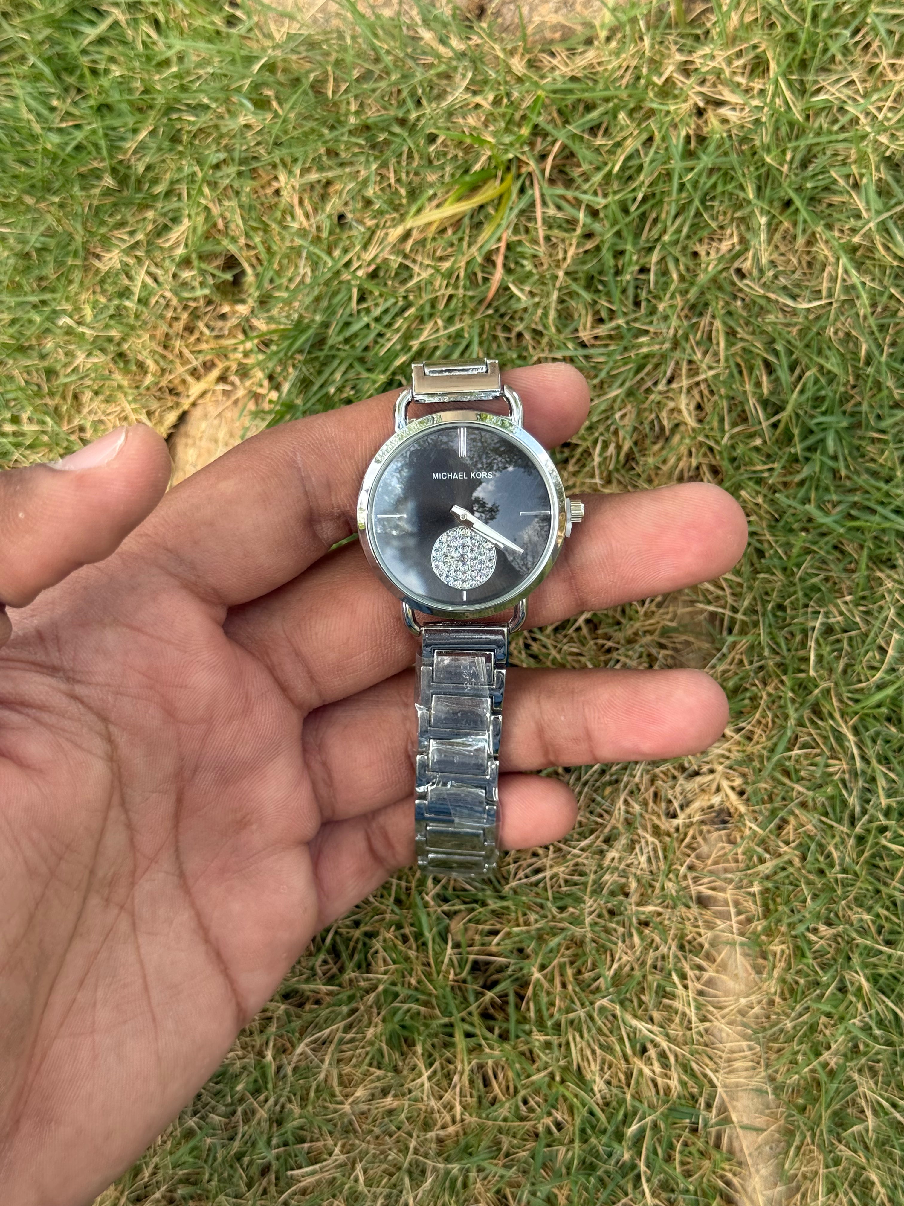 Michael Kors Style Portia – Sleek Silver & Onyx Black Dial Crystal Pavé Women's Watch (Quartz)