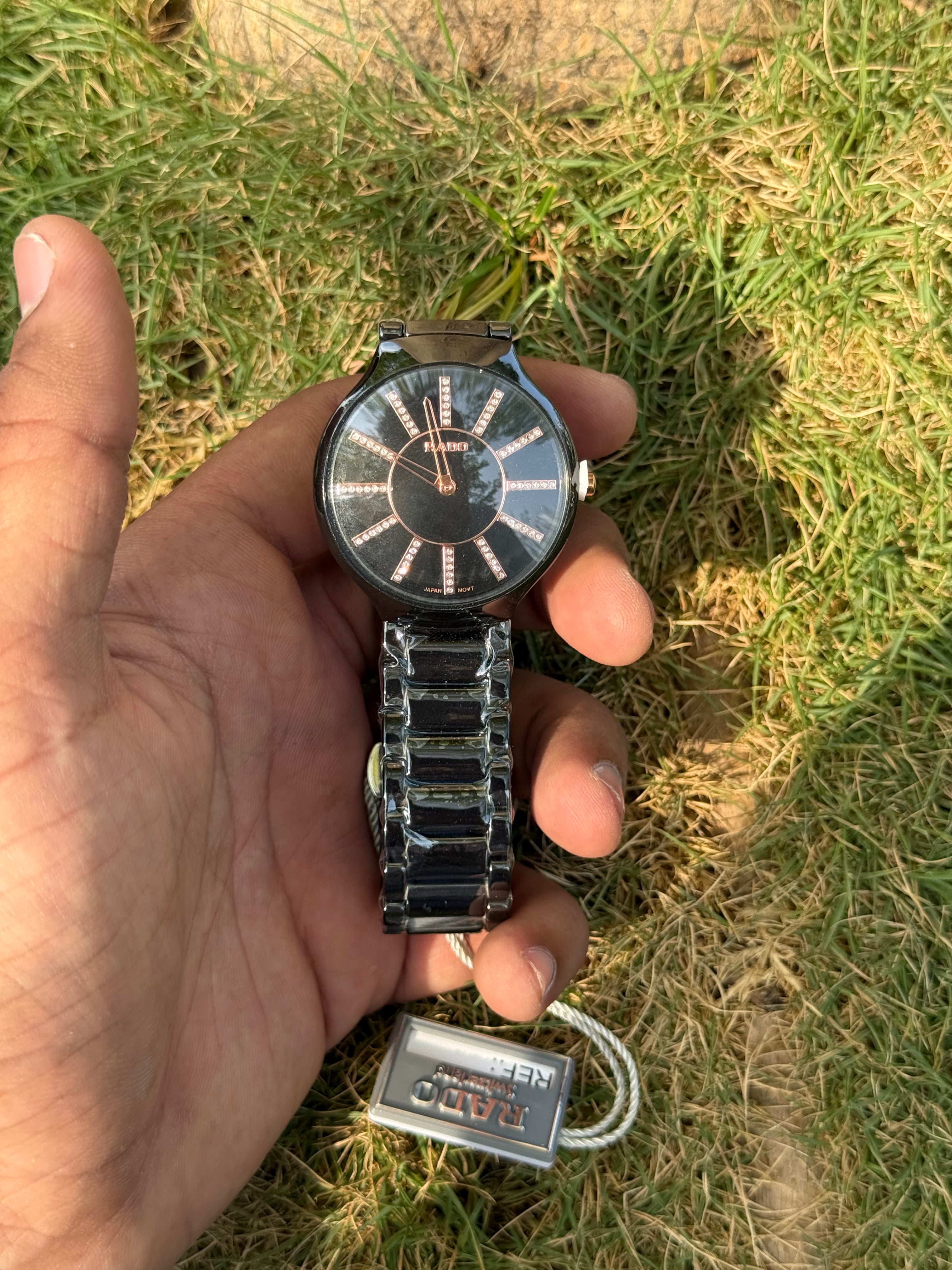 Rado True Essence – High-Tech Black Ceramic & Diamond Cluster