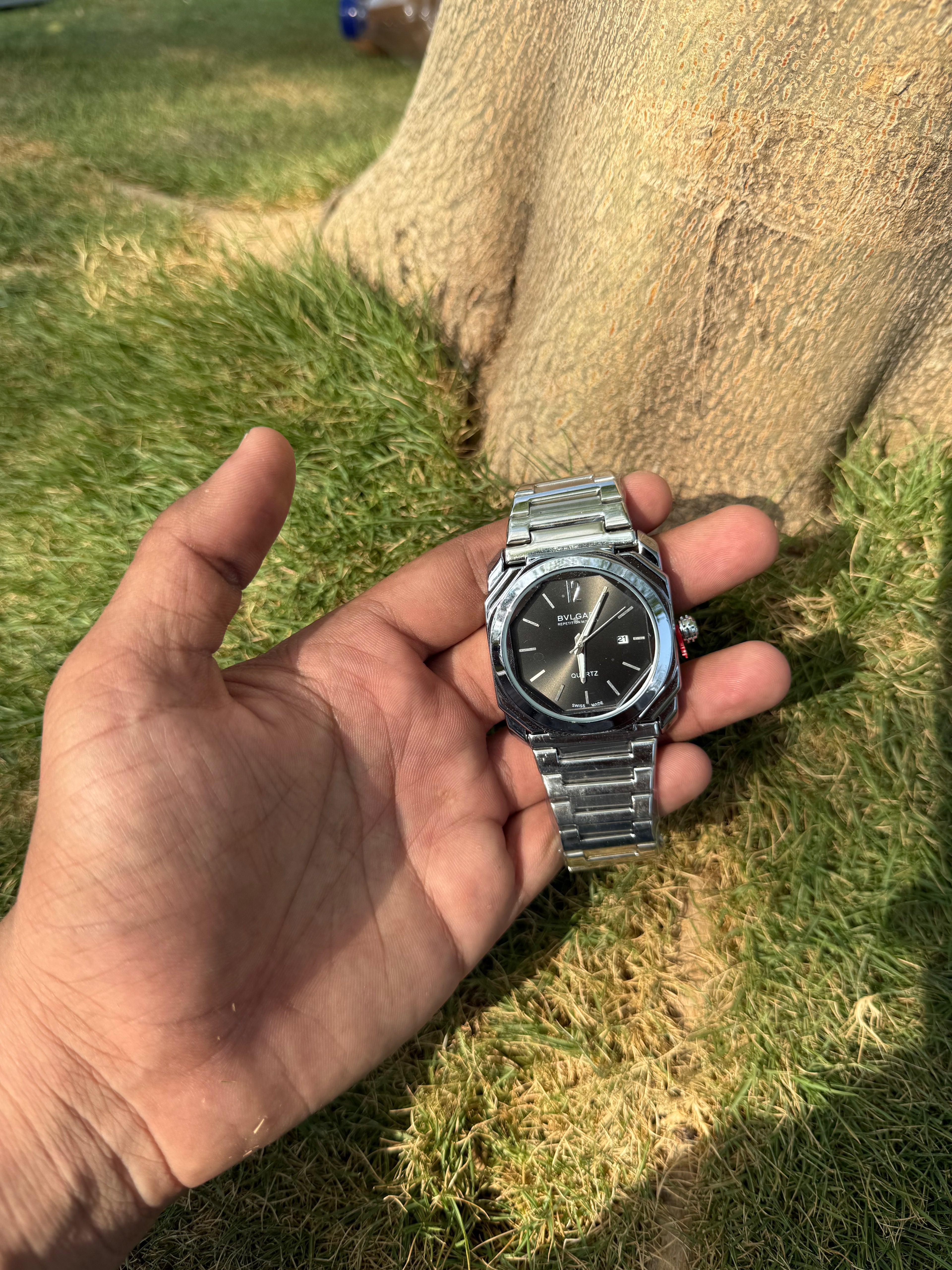 Bvlgari Octo Roma – Sculpted Silver Steel & Sunburst Charcoal Dial