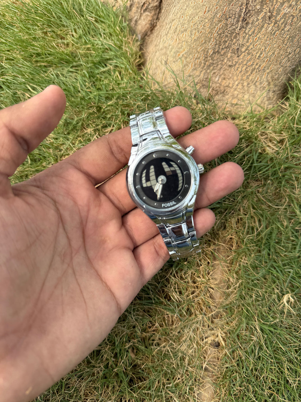 Fossil Cyber-Matrix – Polished Silver Steel & Animated Digital Face