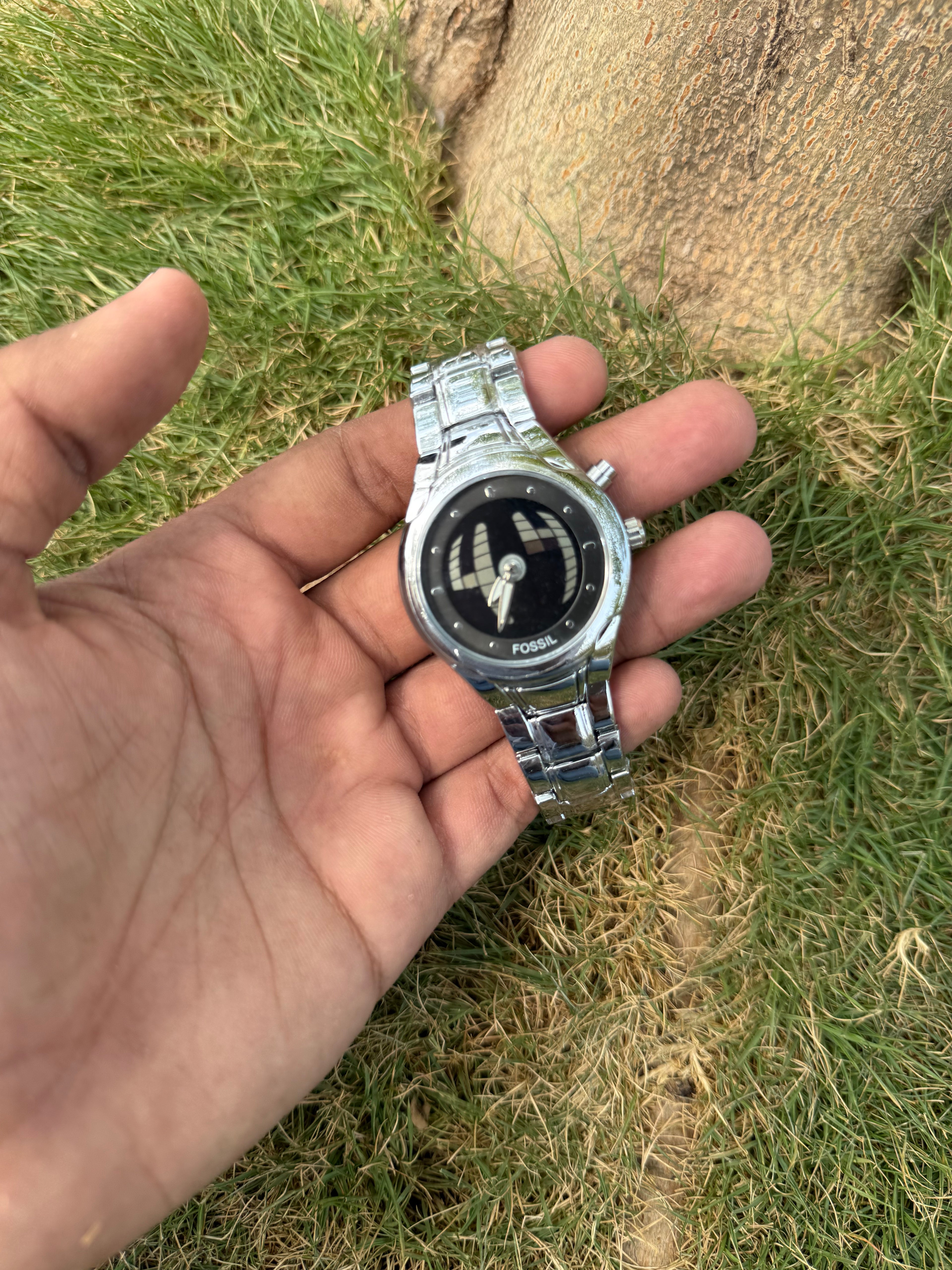 Fossil Cyber-Matrix – Polished Silver Steel & Animated Digital Face
